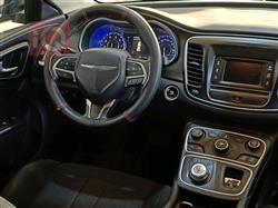 Chrysler 200